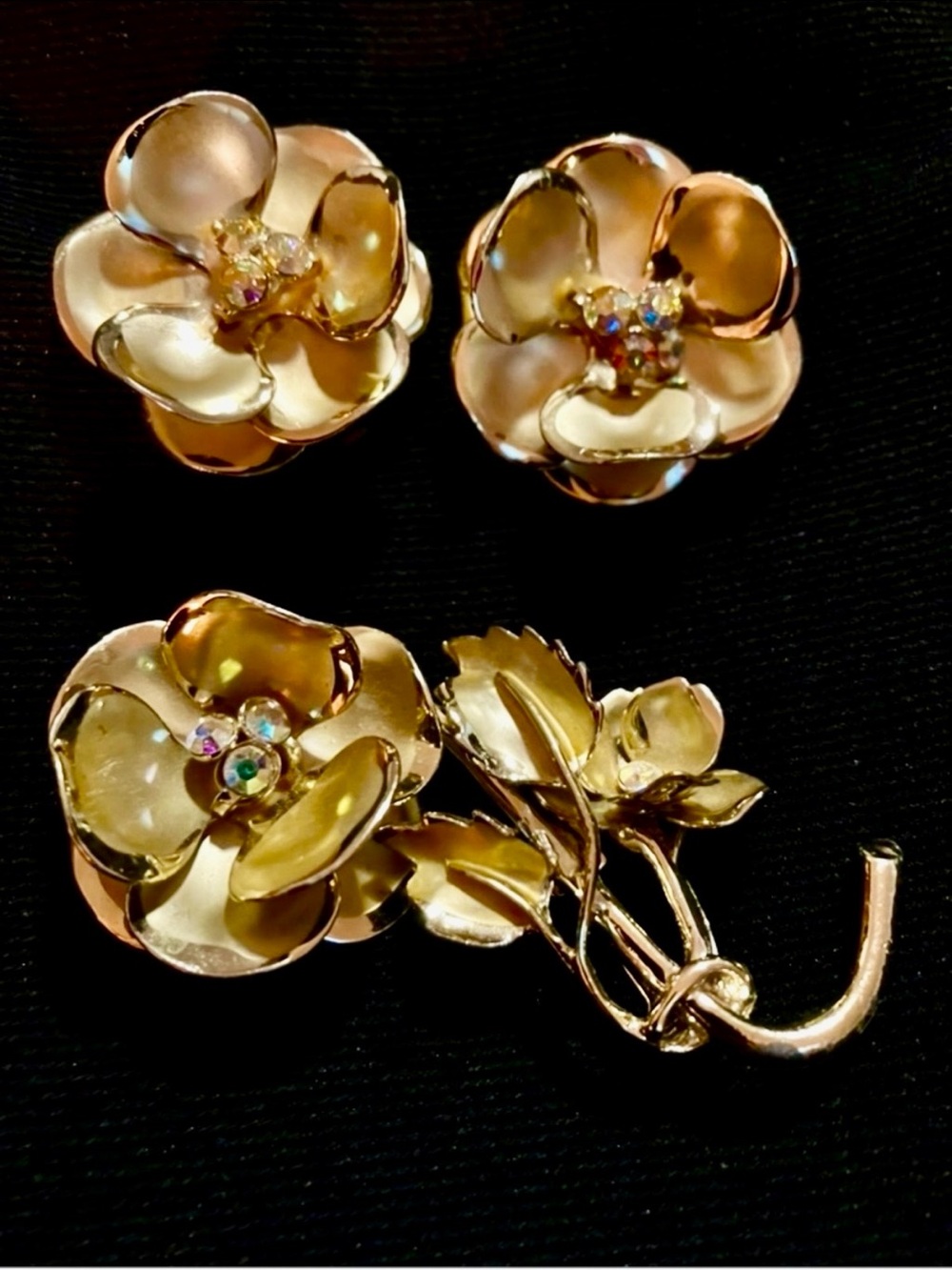 Stunning Mid-Century Gold Floral Aurora Borealis Brooch and Earring Set